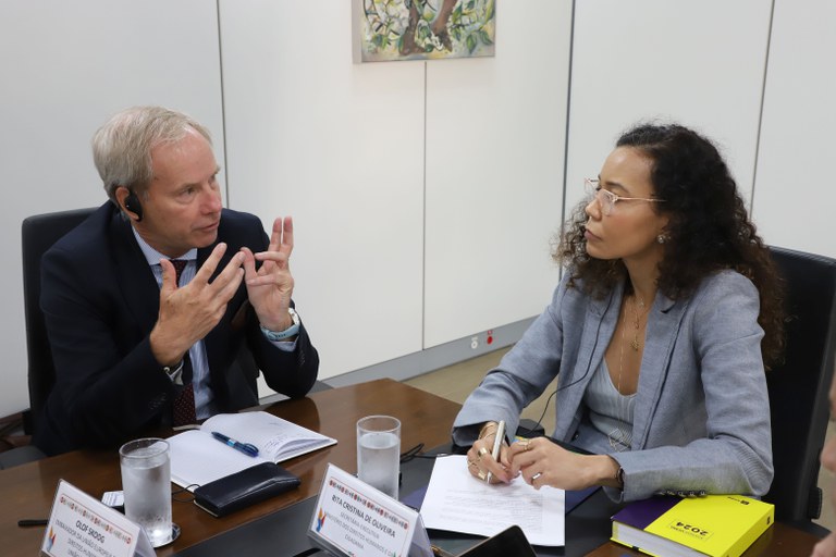 Políticas para combater discurso de ódio nas plataformas digitais é tema de diálogo entre Direitos Humanos e União Europeia